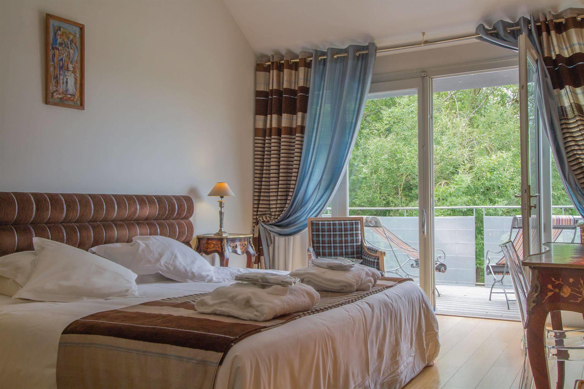 Le Pavillon Du Chateau, Hotel & Spa Ревель Экстерьер фото