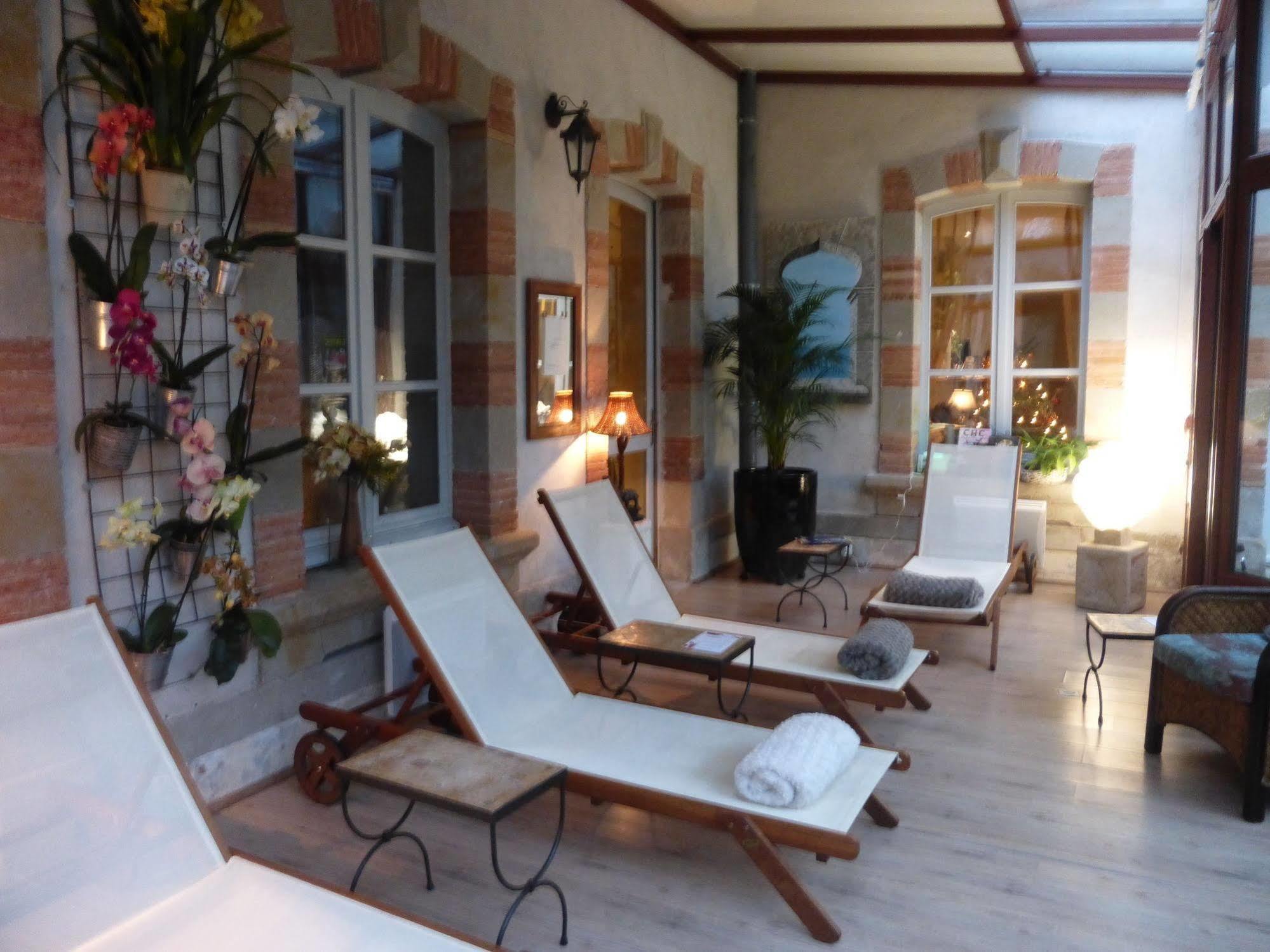 Le Pavillon Du Chateau, Hotel & Spa Ревель Экстерьер фото
