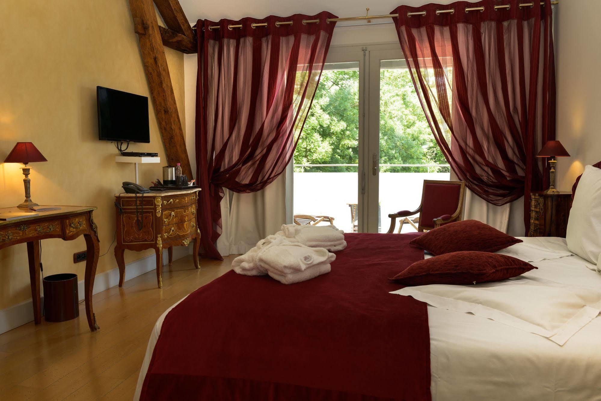 Le Pavillon Du Chateau, Hotel & Spa Ревель Экстерьер фото