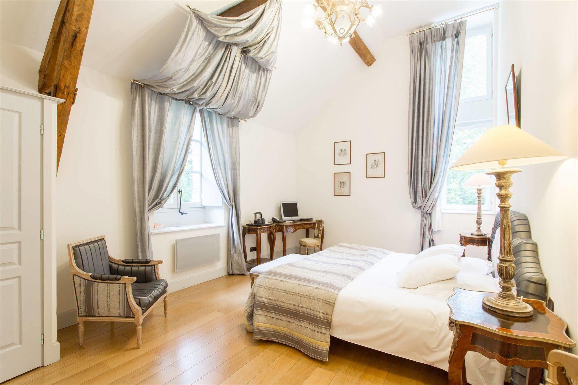 Le Pavillon Du Chateau, Hotel & Spa Ревель Экстерьер фото
